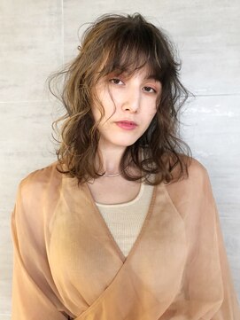 アルバム 渋谷パルコ(ALBUM) ソフトウルフレイヤーカット_耳かけウェーブパーマ_46901