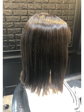 クレア ベレッツァ(CREA BELLEZZA) ミディアムストレートヘア