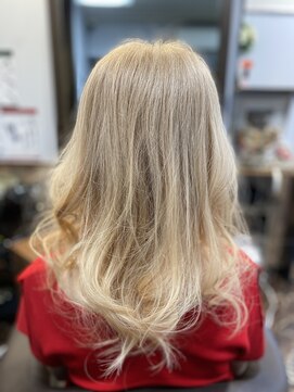 サロンボンボン(Salon Bon Bon) 外国人風ブロンドヘアwith白髪染め