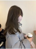 オリーブベージュカラー