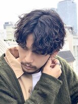 エリマ 横浜西口(elima)&nbsp;波巻きツイストスパイラルパーマセンターパート大人メンズ30代