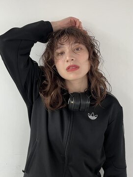 ロティバイトレンチ(loti by trench) ラフに揺れる抜け感ウェーブ