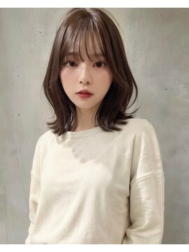 顔周りレイヤー外ハネくびれヘア【grow北千住】