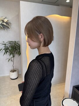 リュカ(Lyuca) 韓国ボブ/ブリーチ/ミルクティー/レイヤー/丸みボブ