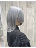 ミー 新宿(MII)&nbsp;シルバーウルフ/ダブルカラー/髪質改善/縮毛矯正/新宿/MII/ミイ