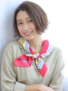 シロフイケブクロ(shirof ikebukuro) 「磯野真由美」前髪長め小顔無造作ボブ×透明感グレージュ