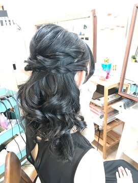 ロカット サロン(Roquat Salon) 黒髪ハーフアップアレンジ【ヘアアレンジ　立川/立川南/八王子】