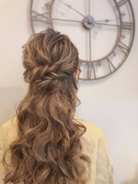 ヘアセットサロン ミント(Hair set salon MINT) ハーフアップ【波ウェーブ】