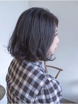デッカドゥ 阪急茨木(DECCA-DEUX) ダークカラーでも透明感を感じるボブスタイル