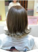 大人かわいい/外ハネ/くびれ/小顔/アッシュベージュ/20代30代