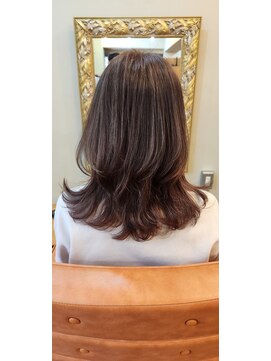 エルムトウキョウ(ELM Tokyo) 白髪ぼかしハイライト☆ピンクベージュ☆