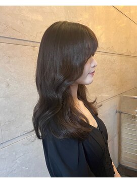 エル バイ ホーム(L by HOME) ブリーチなし モカグレージュ ロングヘア トーンダウンヘア