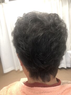 アロマージュ ジュン(Aroma-jyu jun) 耳出しショートパーマ