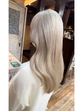 モアムー(Moremuu) 【りえ】ホワイトブロンド