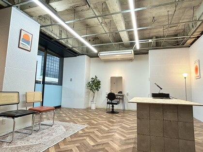 シーイー(C.E)の写真