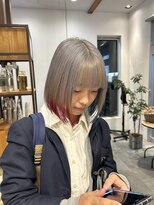 オーシー 四ツ井店(O'sea) ホワイトブランド×ルーツカラー赤+青
