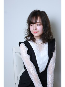 ロイ ヘアー(ROY hair) ミディアムフェミニンスタイル