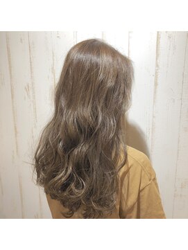 ブルー(BLUE) 柔らかグレージュ