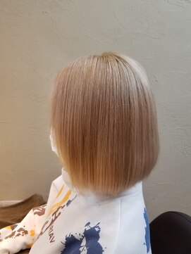 シェルビー 新宿(SHELBe) ワンレンカット×シルキーグレージュ[新宿/髪質改善/ヘッドスパ]