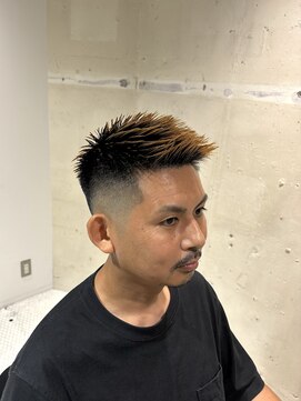 フランクスバーバーザスタンド(Frank’s barber the stand) メンズビジネスフェードバーバーブリーチショート束感眉毛F