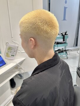 エアー 青山(AIR) ハイトーンカラーフェードボウズメンズカットブロンド