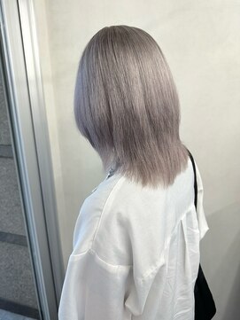 ティント 梅田(Tint) 【Ryota】シルバーカラー《大阪梅田駅》