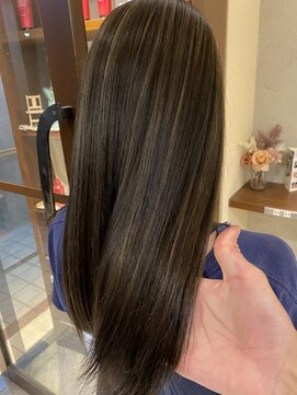 リー ヴィータ 上新庄(Lee Vita) コントラストハイライト/白髪ぼかし/ブリーチ