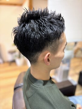 床屋 ノット(KNOT) 爽やかツーブロック×アップバングで清潔感◎【床屋KNOT】