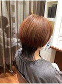 丸みショート大人ボブ耳だしハイライトカラーミニウルフカット