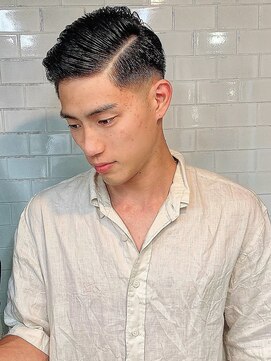 キングマンバーバー 田町店(KING MAN BARBER) 七三オールバック[田町駅]<理容室>