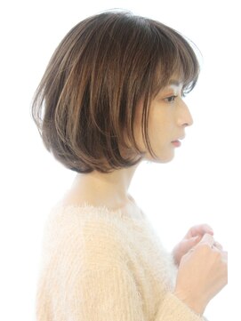 レウナ 外苑前(Reuna) 20代30代40代大人可愛いボブ　丸みが可愛いボブスタイル