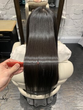 アルコイリスバイドールヘアー(ARCOIRIS by Dollhair) エギョモリ刈り上げボブこなれヘアーバニラベージュカシスレッド