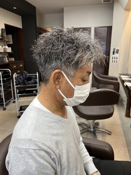 リリ(Liri material care salon by JAPAN) ツイストパーマデザイン