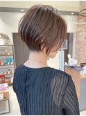 シルキーベージュデザインカラー斜めバング束感ショート
