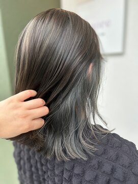 モア(more) モスグリーンインナーカラー