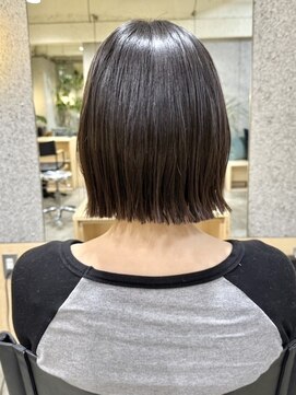 コモン(common) 切りっぱなしボブ