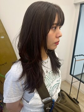 ヌビラ(Nubira) ミディアムヘア顔周りレイヤーカット/暗めカラー/西千葉