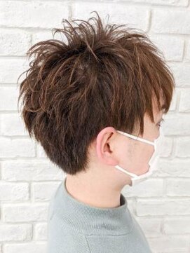 ミーティア バイ クアトロ(Meteor By QUATRO) ナチュラルブラウン×束感ショート