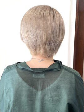 38 ミヤ(MIYA) ★ブリーチ4回★ハイダメージ毛も艶髪に髪質改善トリートメント