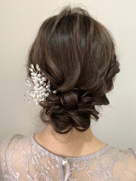 フェリーチェ(Felice) 結婚式 ドレスヘア 愛されシニヨン フォーマル 花嫁 上品
