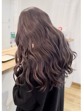 ルッツ(Lutz. hair design) ピンクベージュ【千代田彩夏】