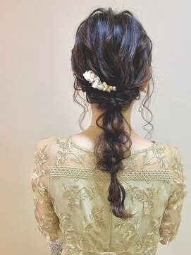 ディア(.eer) 華やかパーティーヘア // 編み込み × 編みおろし × 三つ編み