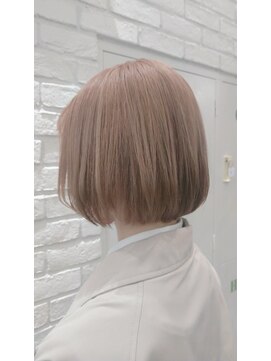 ヘアアートヒサ(HAIR ART hisa) 「RYOKO」 30代～40代  ショートボブ×ミルクティーベージュ