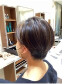 ショートボブ　ハイライト