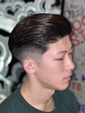 サンアンドマーリィズバーバー 駅前店(SON&MARLEY'S BAR BER) フェード右流し