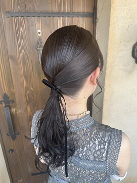 フィオーレヘアミューズ(FIORE hair muse) タイトローポニー