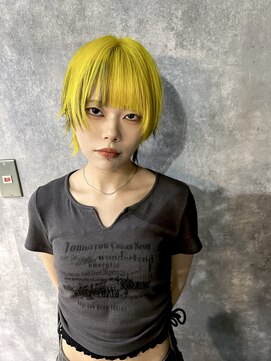 イコ(.ico) イエローカラー　20代30代　ブリーチ　ウルフカット　リタッチ