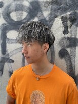 クフィア メンズヘアー カンポ 難波店(CUFFIA MEN'S HAIR CAMPO)&nbsp;スキンフェードセンターパートメンズ ベリーショートパーマ