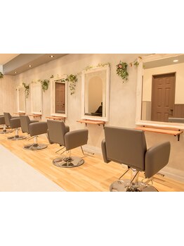 【芸能人御用達サロンでキャリアを積んだ美容師在籍】実力派スタイリストが大人女性の理想のstyleを実現♪