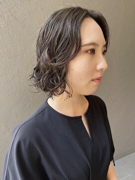 ロリ(Loli) 20代30代40代くせ毛風ボブパーマ丸みショート小顔カット抜け感